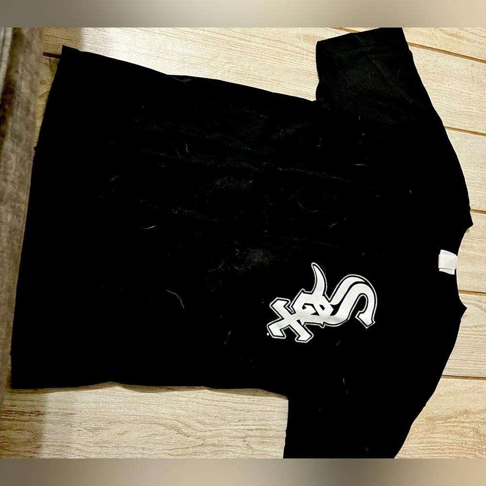 This shirt has been worn like 2 times so it is almost brand new!!!!!!!!